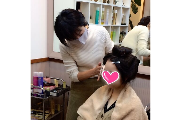 美容院で成人式メイクのお手伝い｜青葉台でフェイシャル